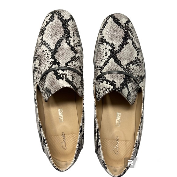 CLARKS Loafers - Picture 2 of 5